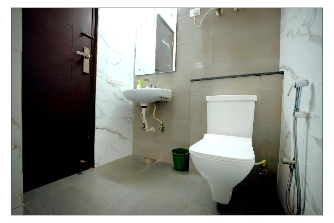 Gupta Residency Near Ajnara Heritage Нойда Экстерьер фото