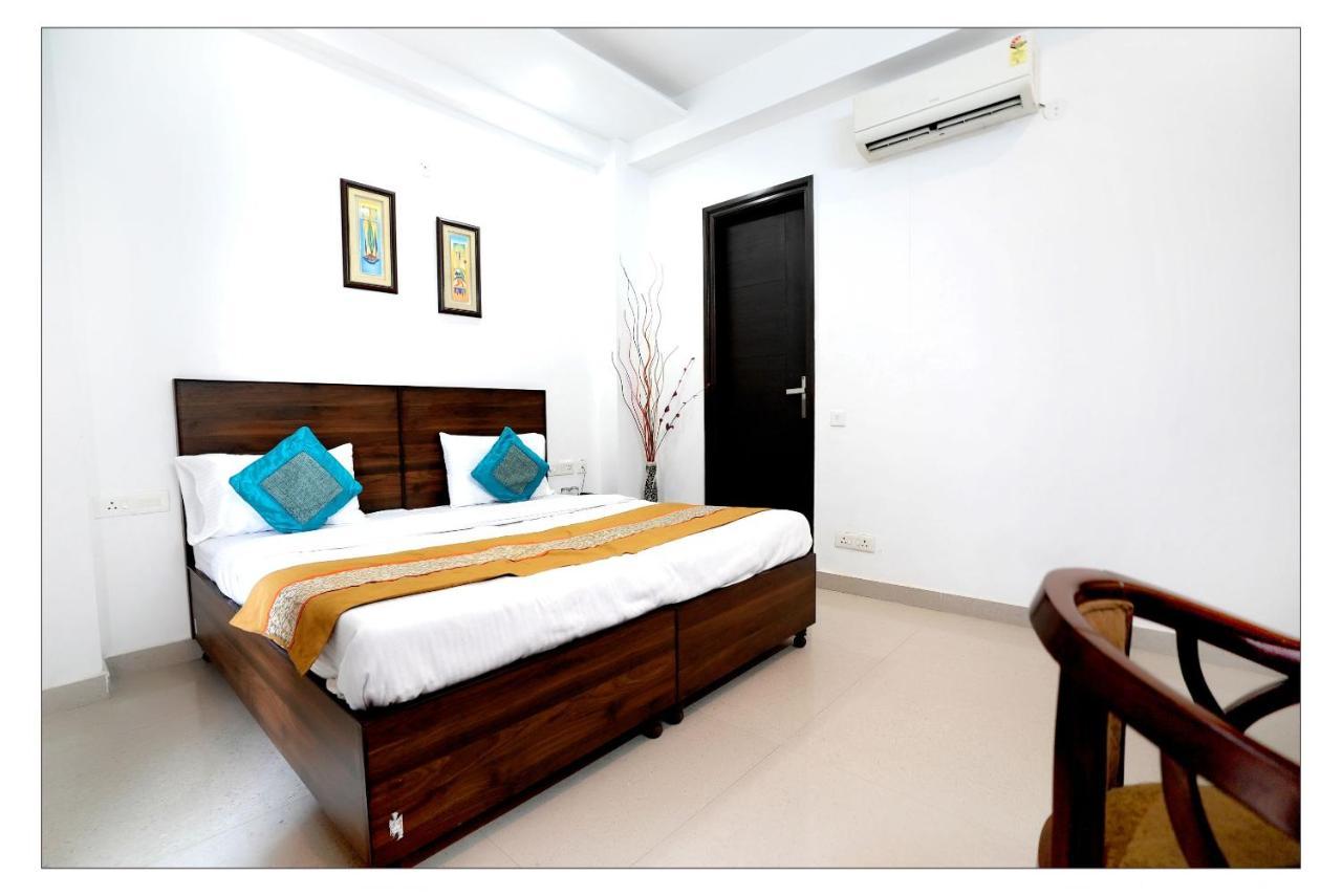 Gupta Residency Near Ajnara Heritage Нойда Экстерьер фото