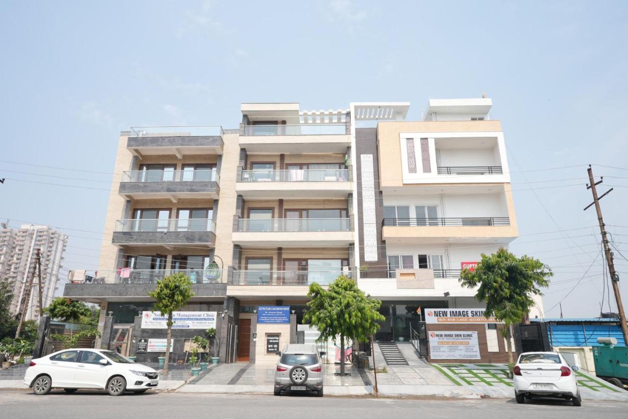 Gupta Residency Near Ajnara Heritage Нойда Экстерьер фото