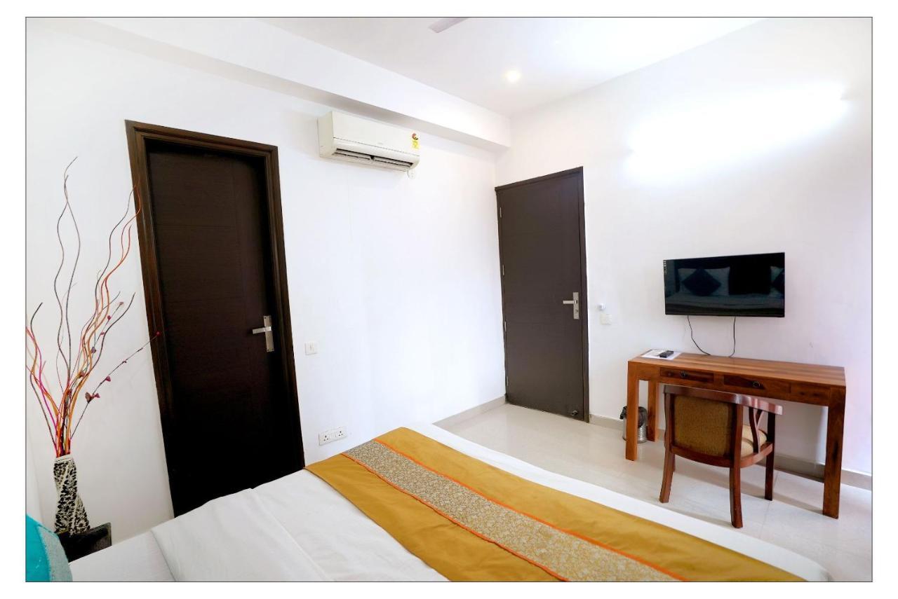 Gupta Residency Near Ajnara Heritage Нойда Экстерьер фото