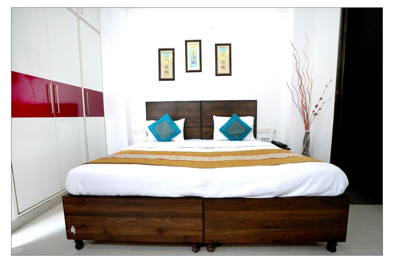 Gupta Residency Near Ajnara Heritage Нойда Экстерьер фото